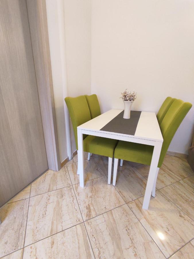 Three Lions Apartment Number 2 Пула Экстерьер фото