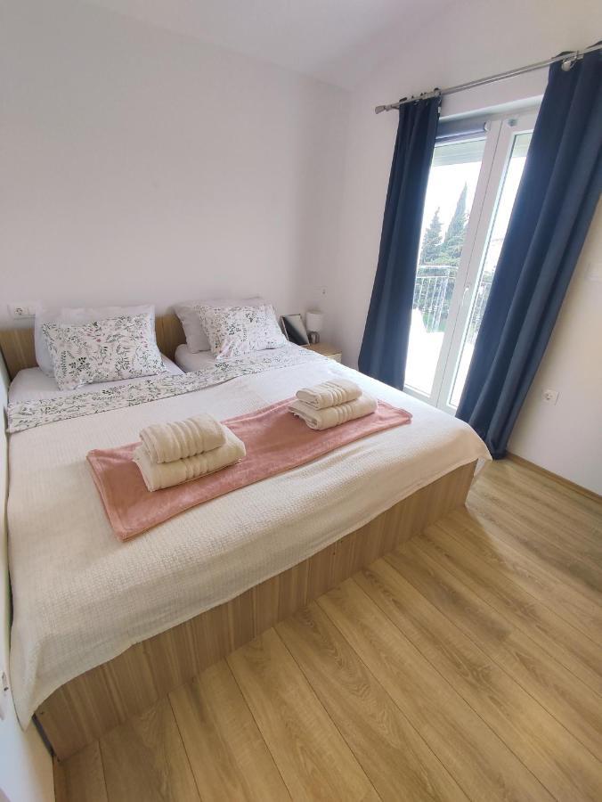 Three Lions Apartment Number 2 Пула Экстерьер фото