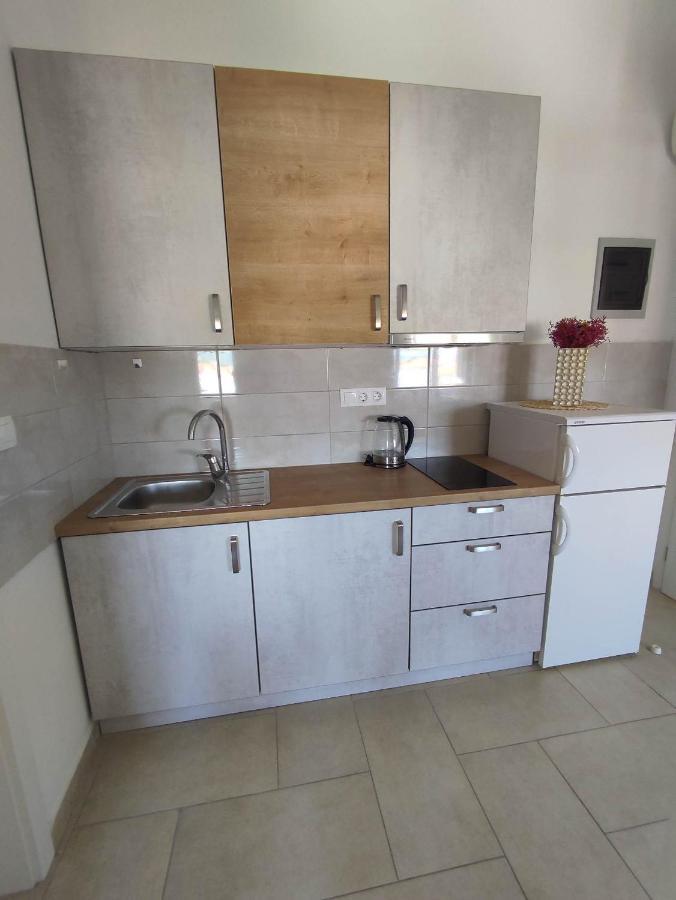 Three Lions Apartment Number 2 Пула Экстерьер фото