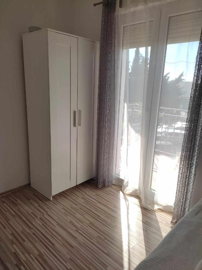 Three Lions Apartment Number 2 Пула Экстерьер фото