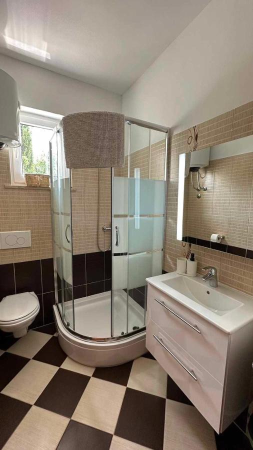 Three Lions Apartment Number 2 Пула Экстерьер фото