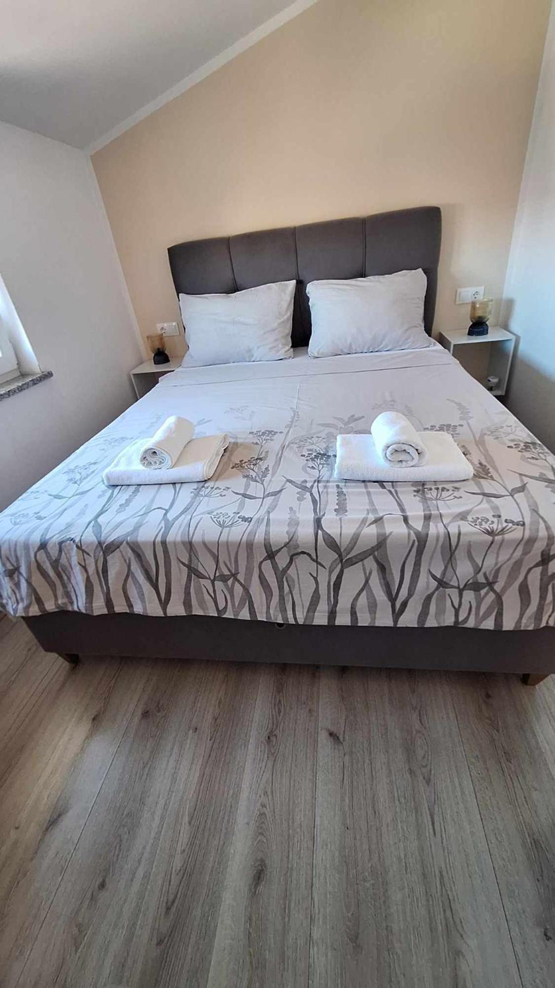 Three Lions Apartment Number 2 Пула Экстерьер фото